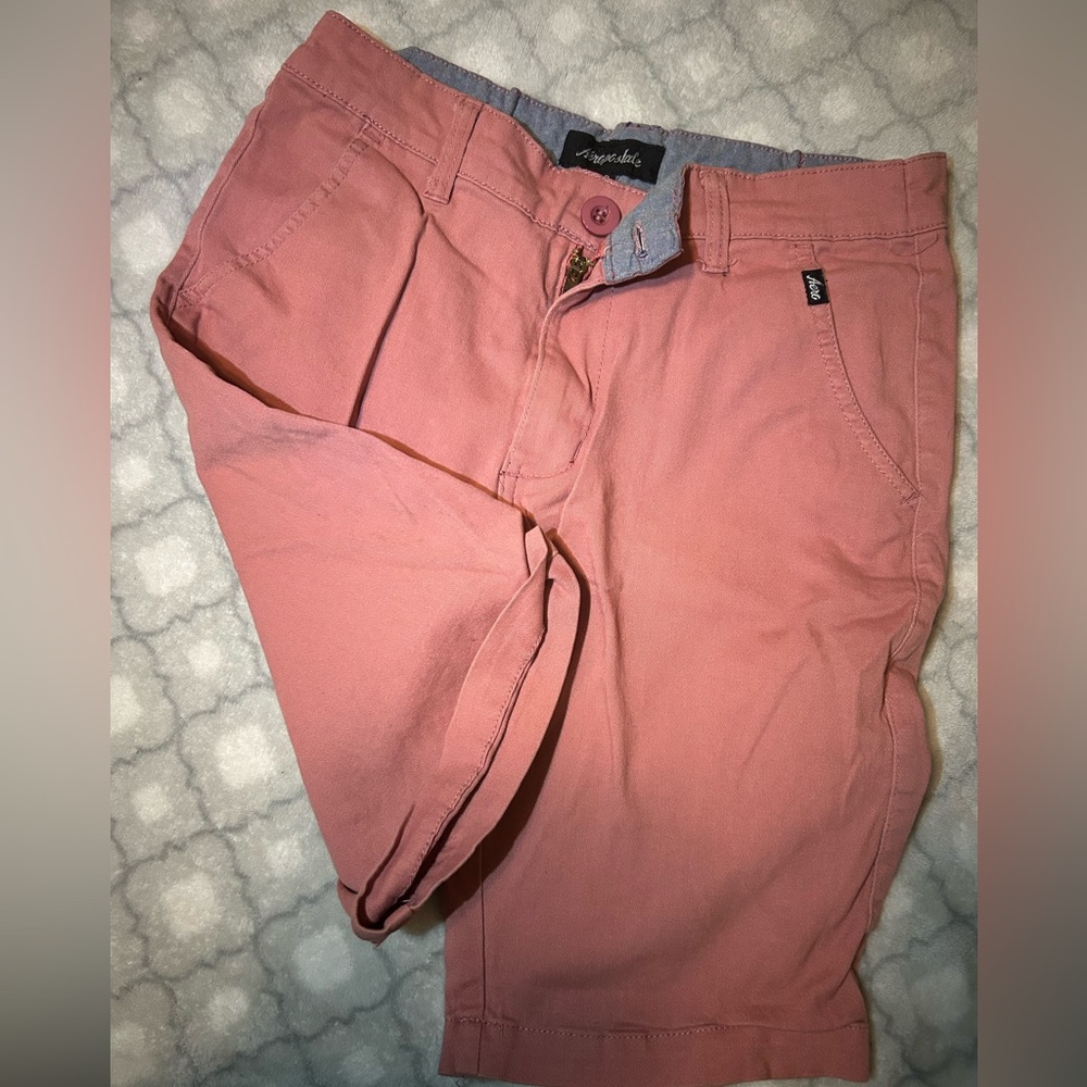 Men’s 30 coral shorts